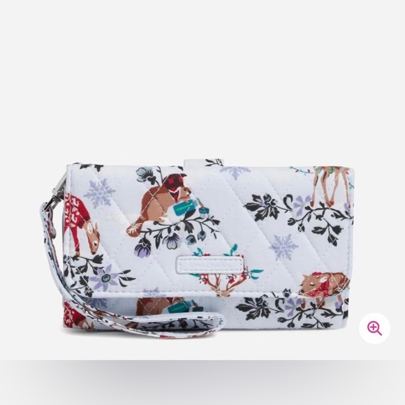 Vera Bradley RFID Smartphone Wristlet Cotton Quilted ✨ Merry Mischief Snow Day - Picture 4 of 16